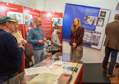 v.l.n.r.: Dr. Uwe Kullnick, Drs. Linda Kohn, Arthur Kohn mit Sohn, Vanessa Jeurissen-Kohn