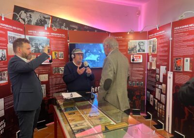 Christoph Komposch (creativeJAM GbR.), Dr. Uwe Kullnick (Literaturradio Hörbahn) im Gespräch mit Menno Kohn
